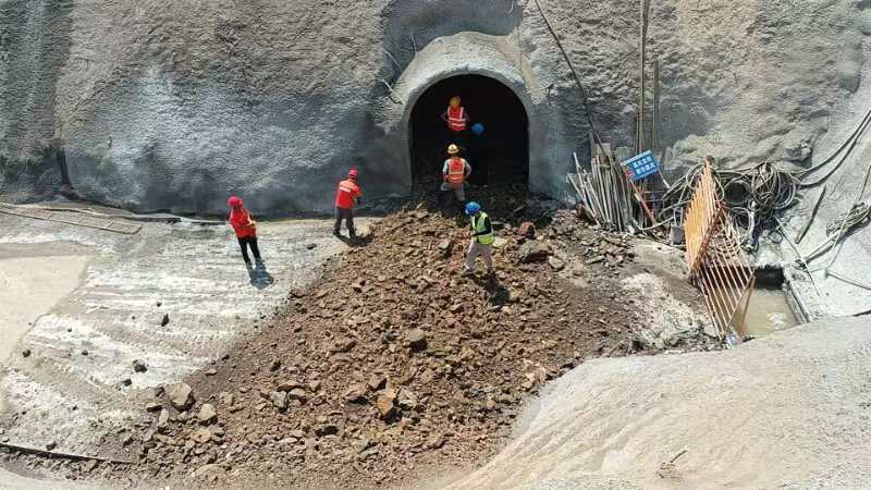 威远县关马沟水库工程迎来重要节点—导流洞（出口）掘进首次爆破成功