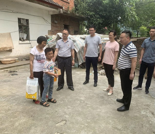 四川远歌农业集团有限公司组织开展关爱困难儿童主题党日活动