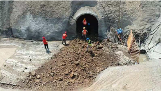 关马沟水库建设项目迎来重要节点—导流洞（出口）掘进首次爆破成功
